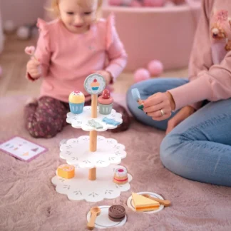 Drevený stojan na sladkosti, muffiny a torty