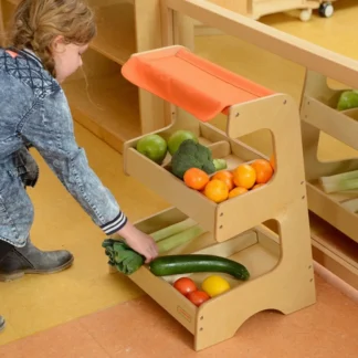 Drevený trhový stánok s hračkami