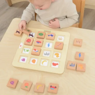 Hra na nájdenie tieňov, párovanie, rozpoznávanie predmetov, Montessori