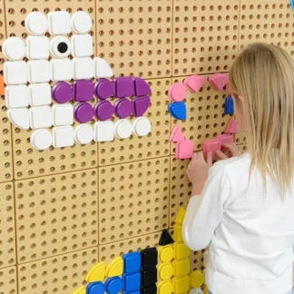 Sada 64 geometrických kolíkov pre tabule STEM