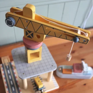 Sada dreveného prístavného žeriavu